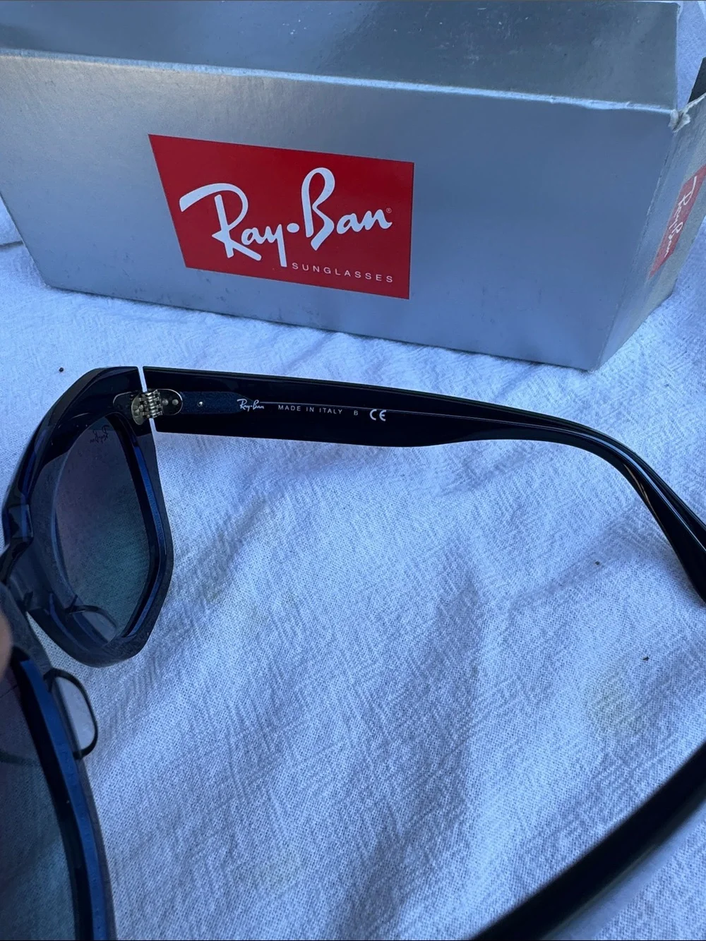 Ray-Ban muted grey blueWayfarer Sunglasses with Gray Lenses 49 Eyesize